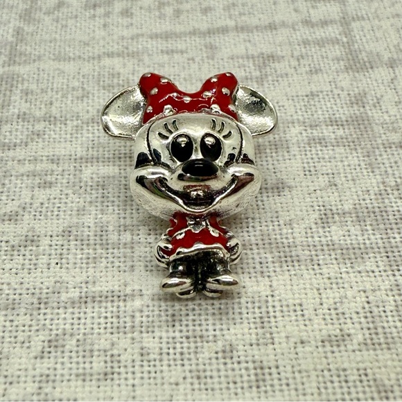 NWOB Disney x Pandora Sterling Silver Minnie Mouse
Portrait Charm - Picture 1 of 4